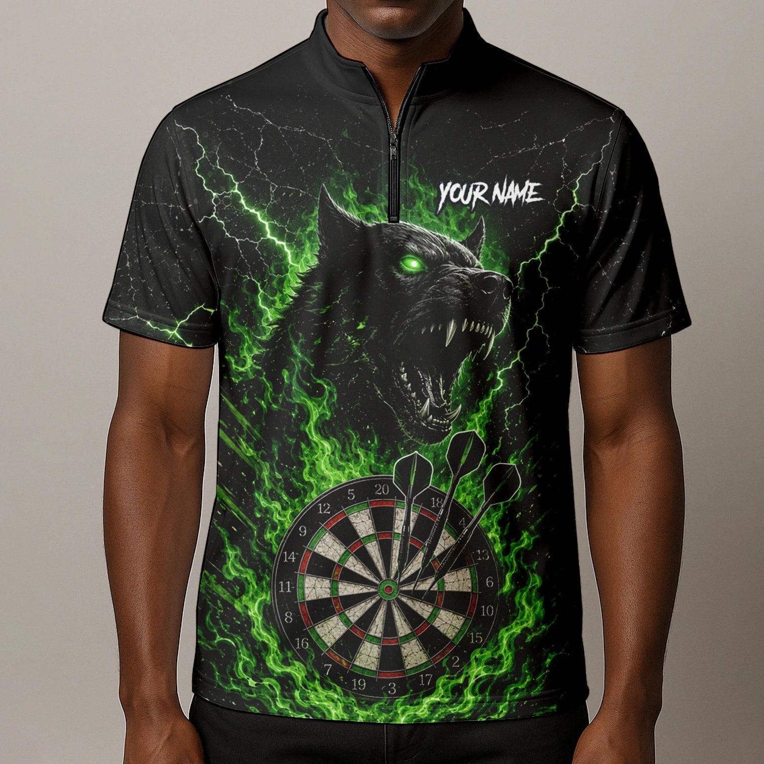 Personalisiertes Schwarz-grünes Wolf-Dartboard Dartshirt für Herren F303