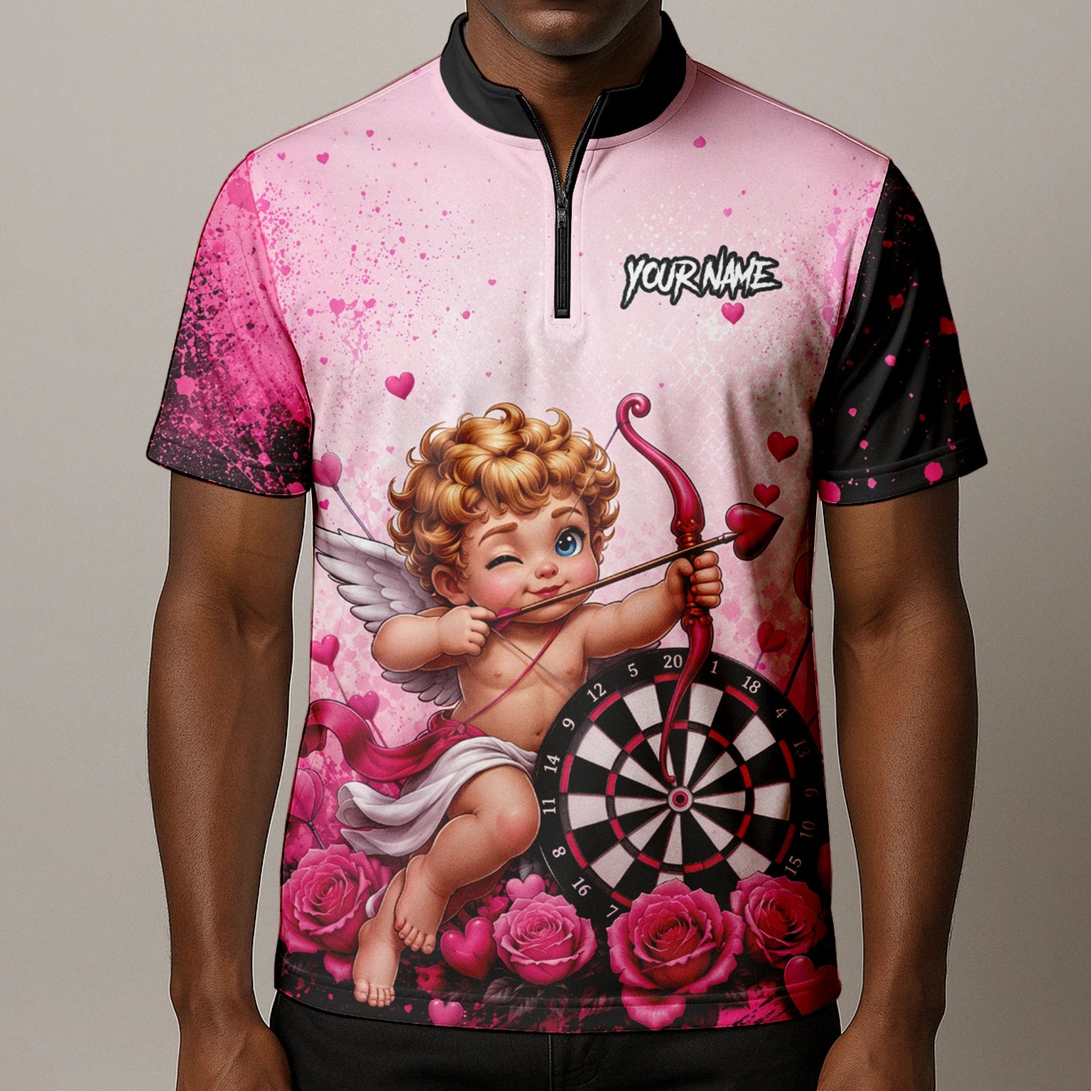 Personalisiertes Pink-schwarzes Amor-Dartboard Dartshirt für Herren I643