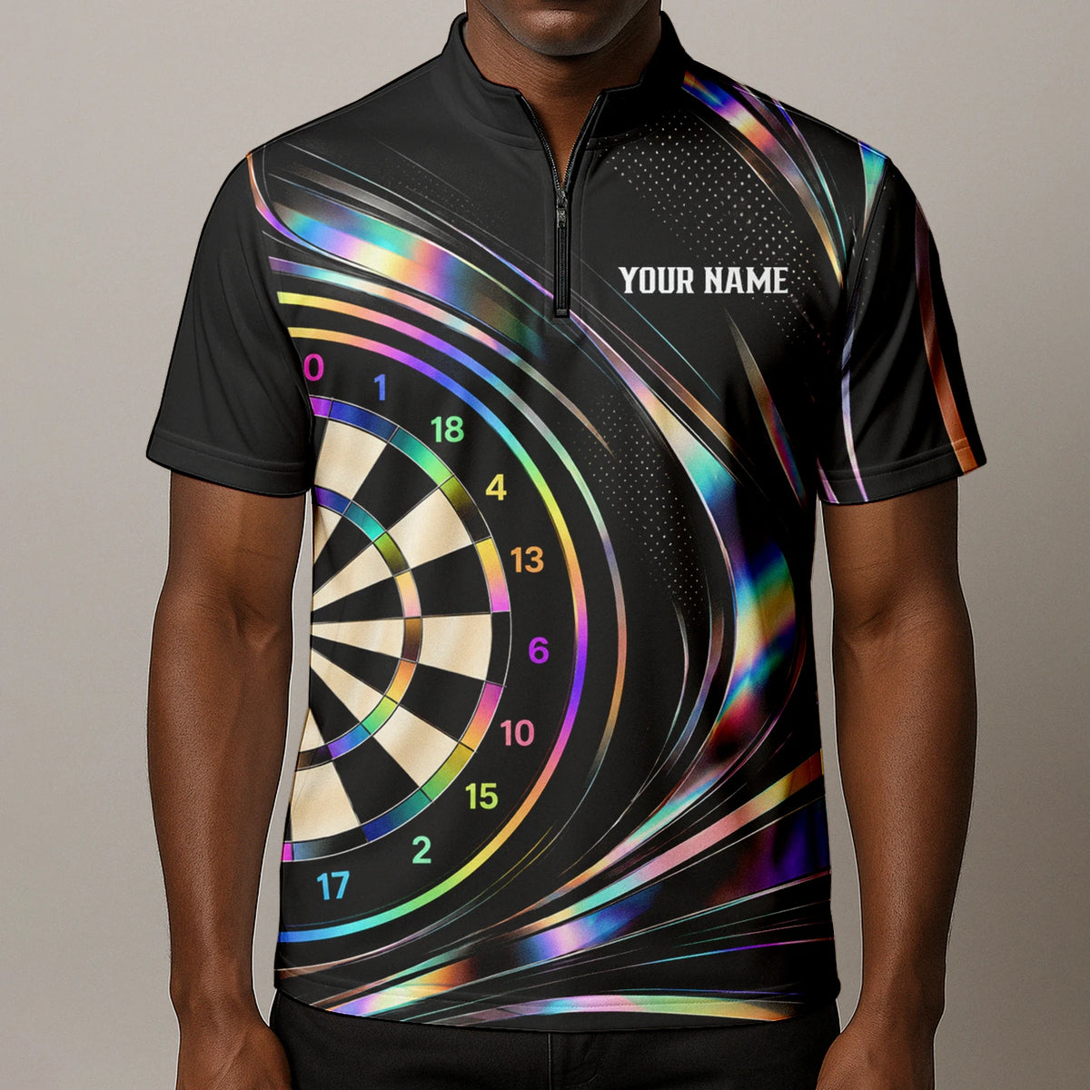 Personalisiertes Dartshirt in Schwarz mit regenbogenfarbenen Schwüngen und Dartscheibe für Herren Y5240