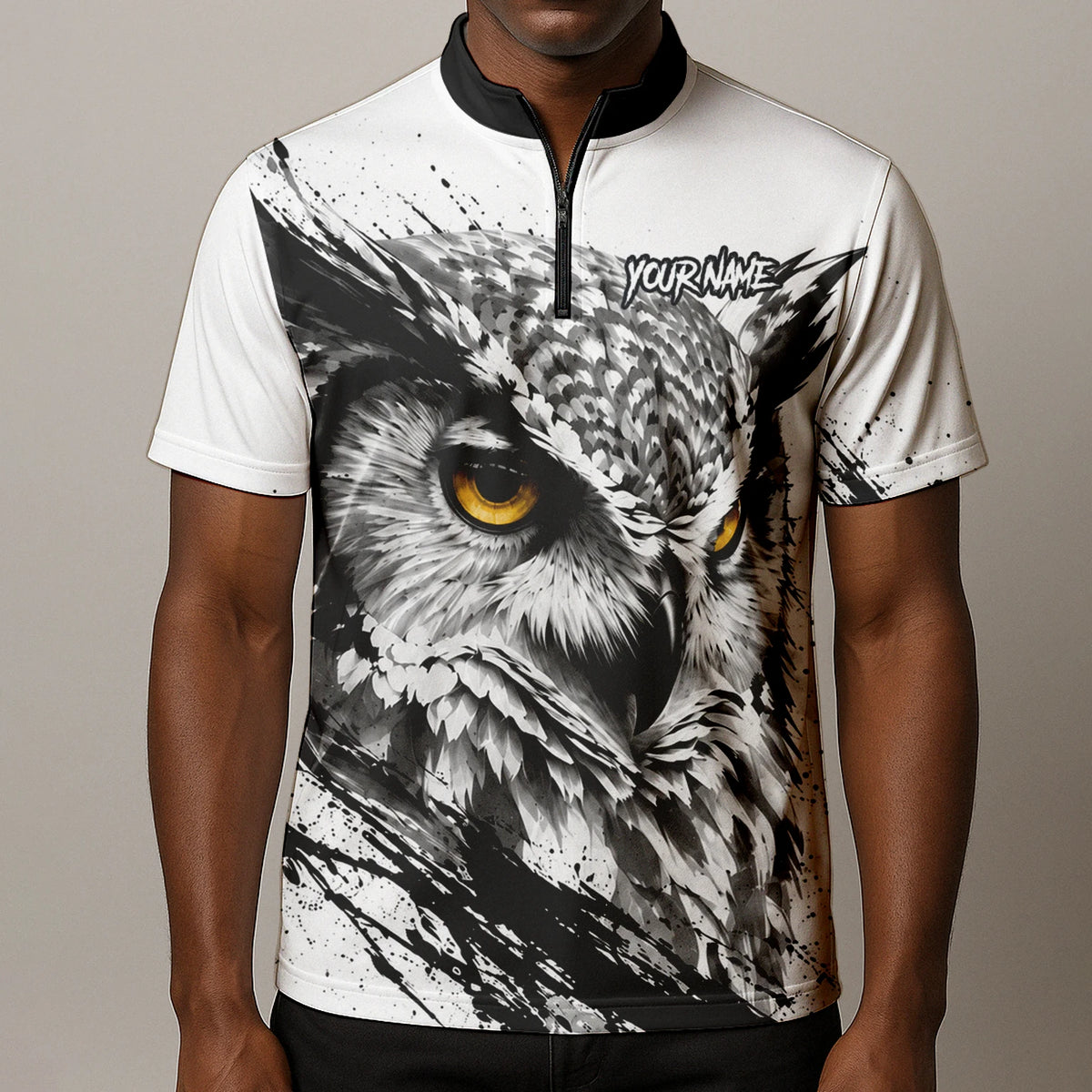 Personalisiertes Dartshirt mit weiß-schwarz-gelber Eule für Herren P128