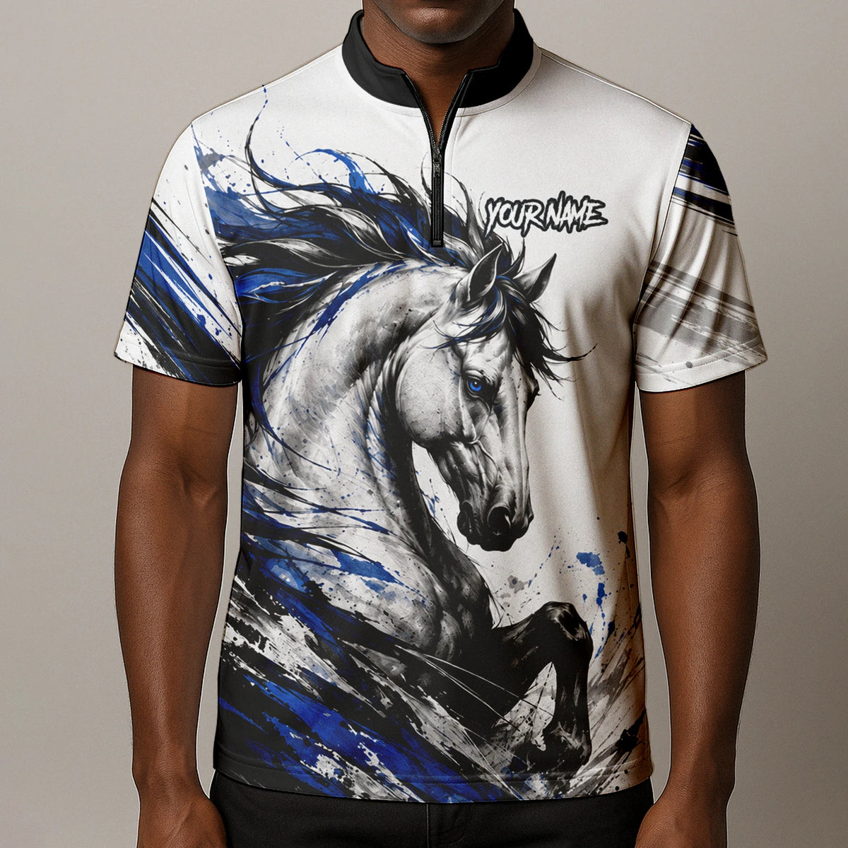 Personalisiertes Dartshirt mit weiß-schwarz-blauem steigenden Pferd für Herren O686