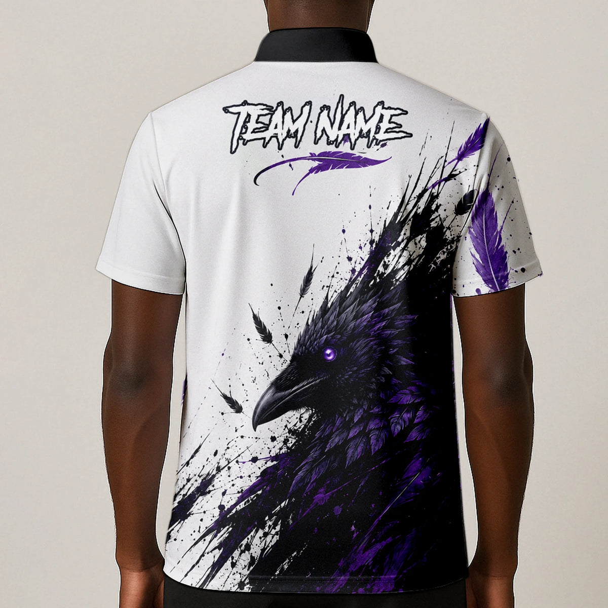 Personalisiertes Dartshirt mit weiß-schwarz-violettem Raben für Herren Z888