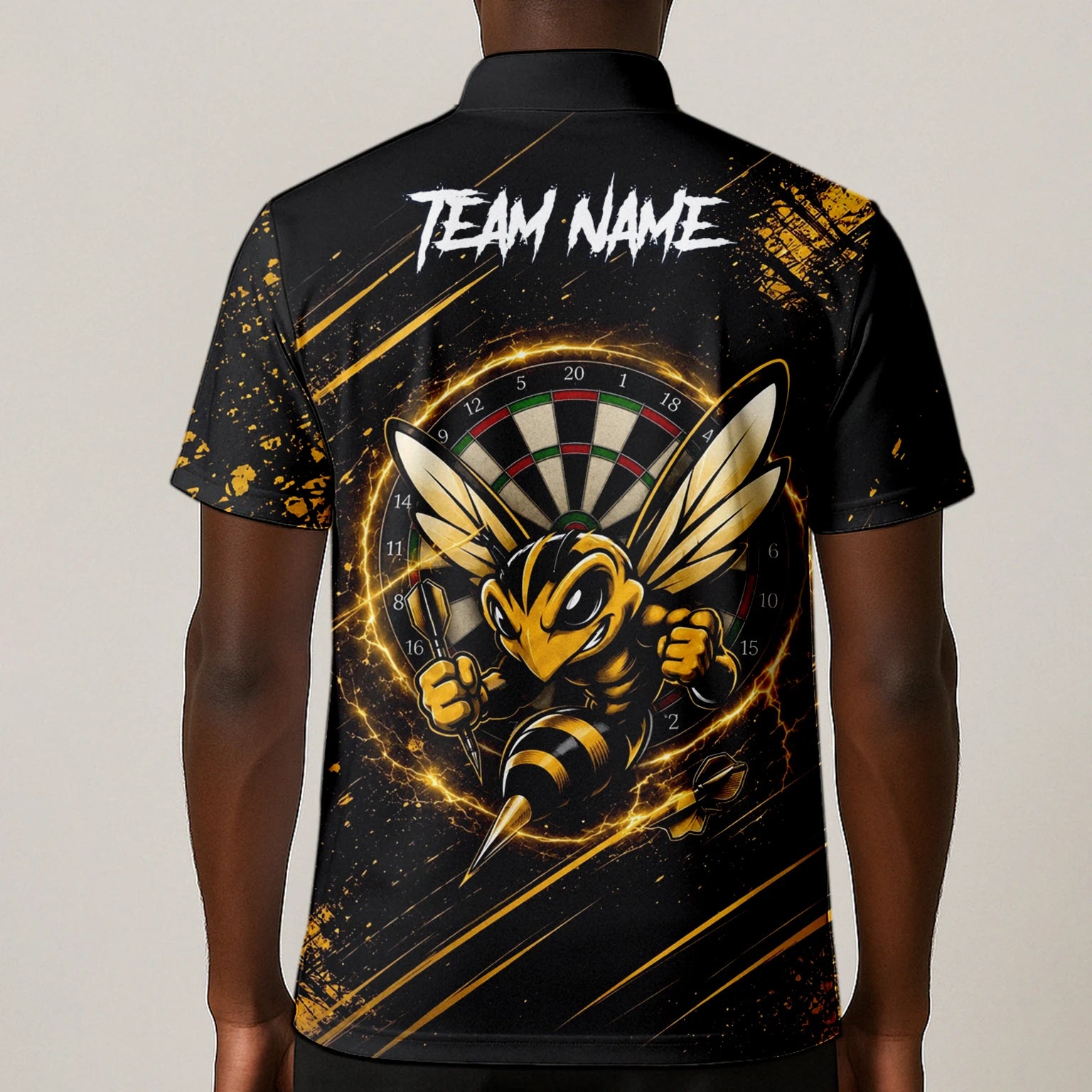 Personalisiertes Schwarz-goldenes Bienen-Dartboard Dartshirt für Herren L410
