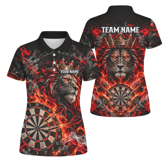 Personalisiertes Dartshirt in Schwarz und Rot mit gekröntem Löwen, Flammen und Dartscheibe für Damen O5343