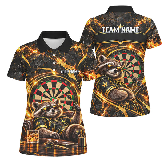 Personalisiertes Dartshirt mit schwarz-goldenem Waschbären und Dartscheibe für Damen B7615
