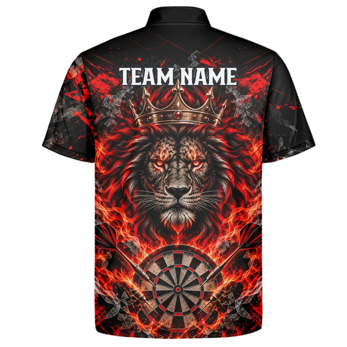 Personalisiertes Dartshirt in Schwarz und Rot mit gekröntem Löwen, Flammen und Dartscheibe für Herren O5343