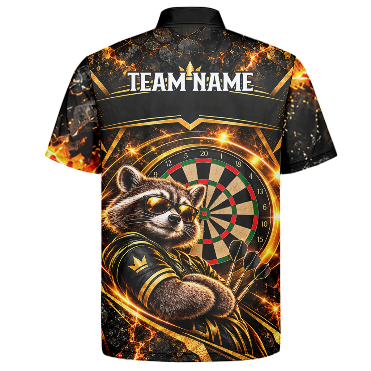 Personalisiertes Dartshirt mit schwarz-goldenem Waschbären und Dartscheibe für Herren B7615