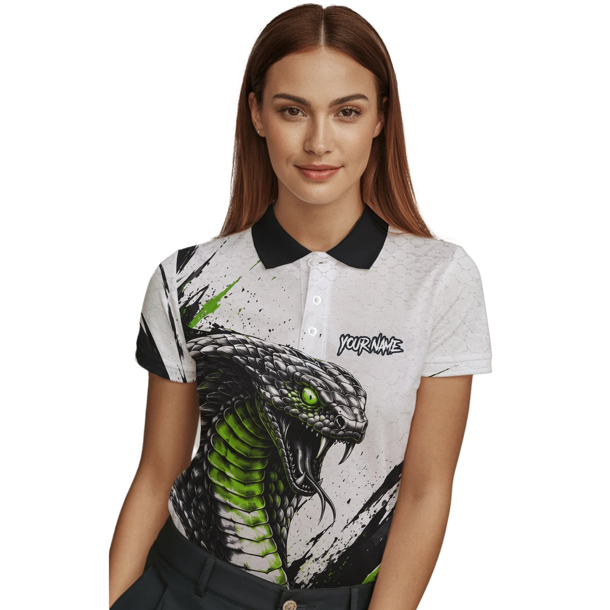 Personalisiertes Dartshirt mit weiß-schwarz-grüner Kobra für Damen A017