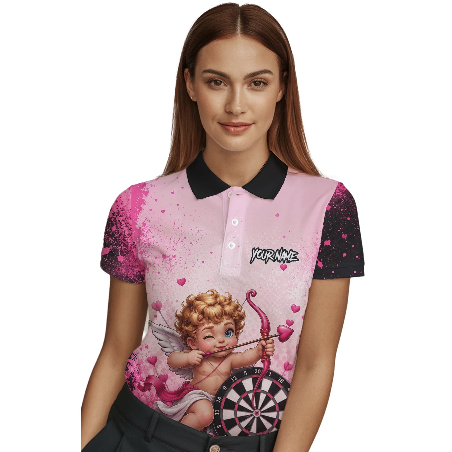 Personalisiertes Pink-schwarzes Amor-Dartboard Dartshirt für Damen I643