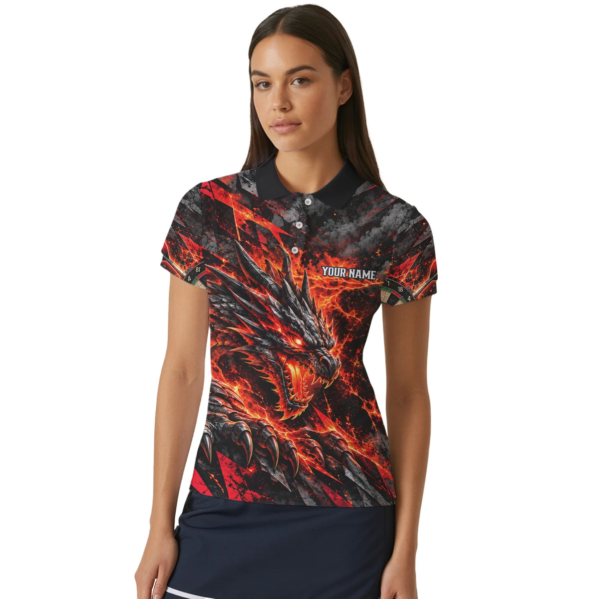 Personalisiertes Dartshirt mit schwarz-rotem Feuerdrachen und Dartscheibe für Damen B0683