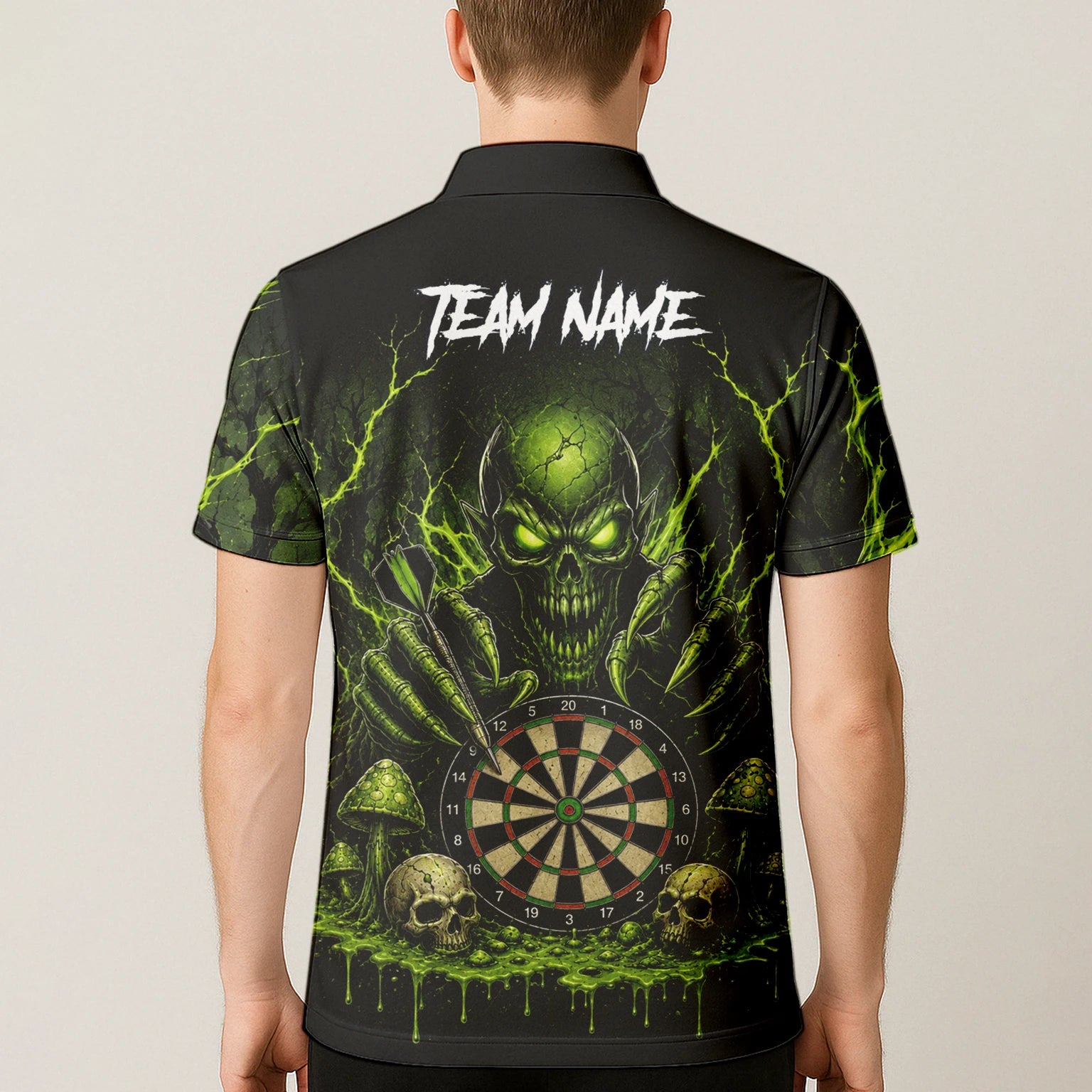 Personalisiertes Schwarz-grünes Monster-Totenkopf-Dartboard Dartshirt für Herren A277