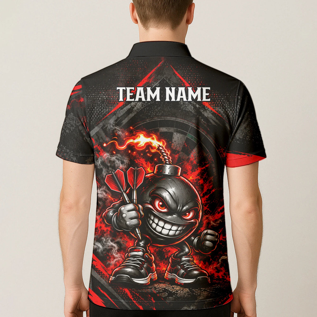 Personalisiertes Dartshirt in Schwarz und Rot mit feurigen Comic-Bomben und Dartscheibe für Herren U4656