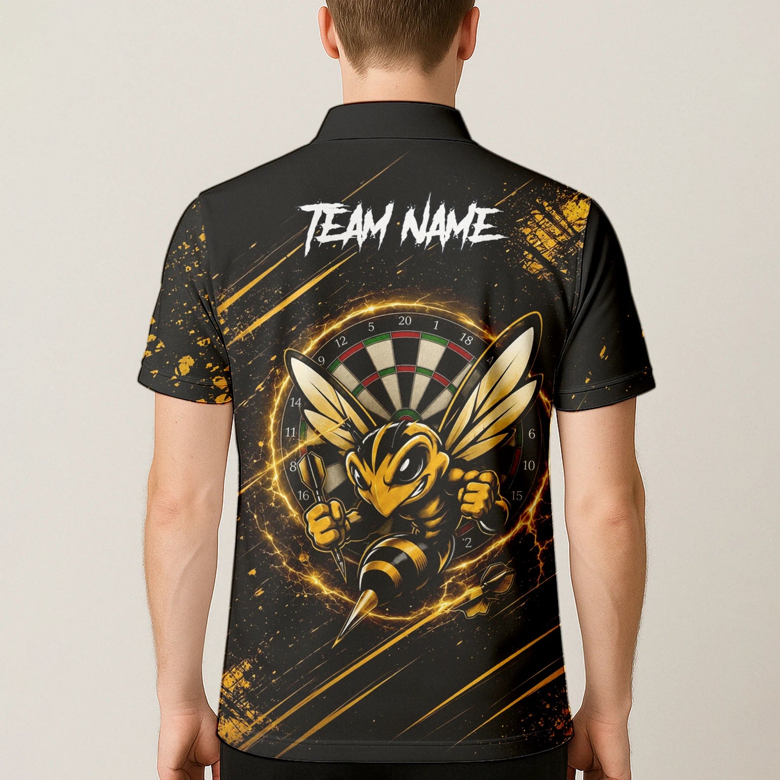 Personalisiertes Schwarz-goldenes Bienen-Dartboard Dartshirt für Herren L410