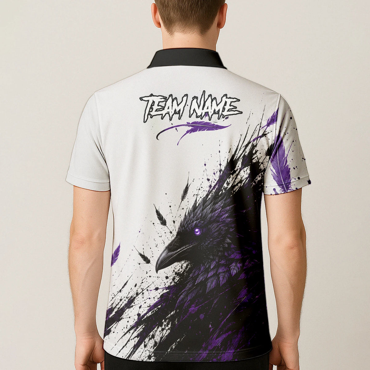 Personalisiertes Dartshirt mit weiß-schwarz-violettem Raben für Herren Z888