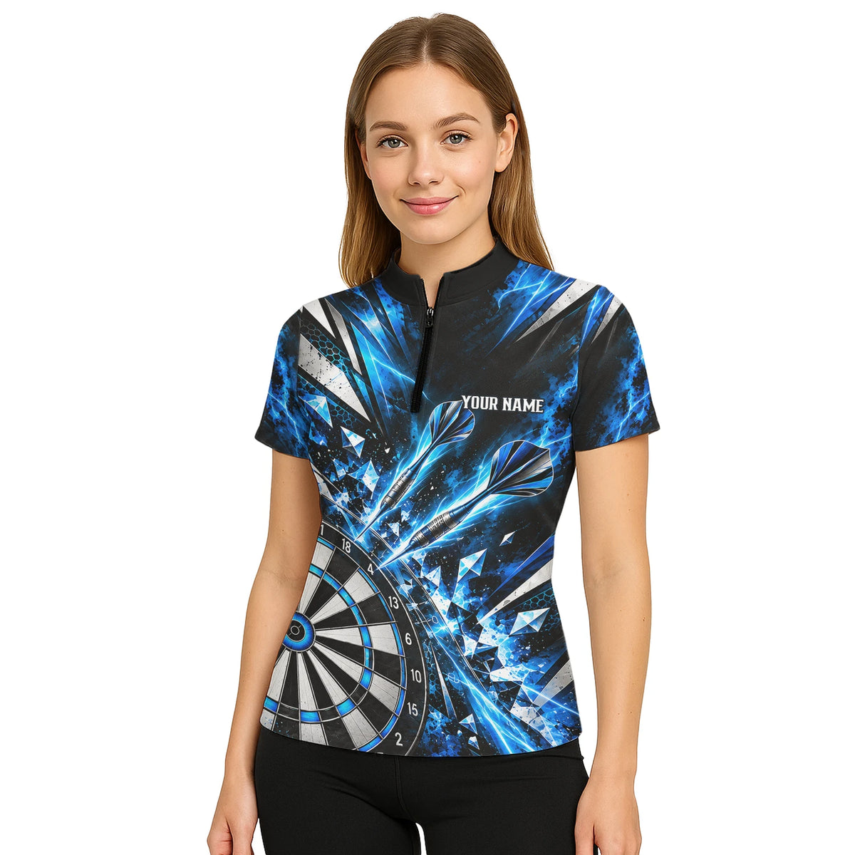 Personalisiertes Dartshirt in Schwarz, Blau und Silber mit geometrischen Splittern, Dartpfeilen und Dartscheibe für Damen N0176