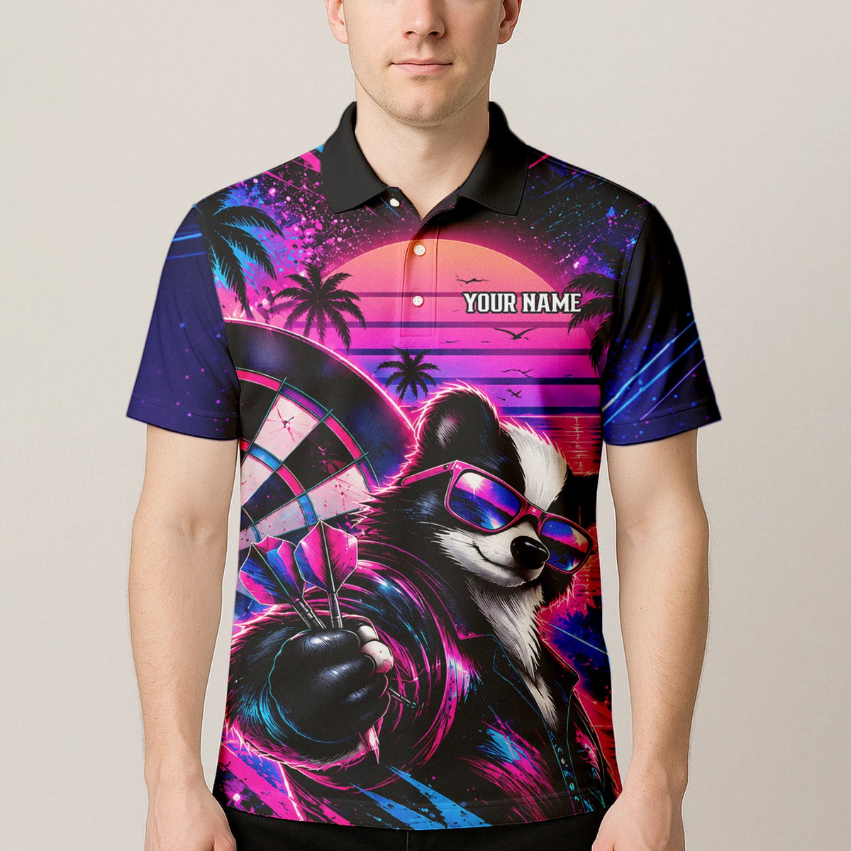 Personalisiertes Dartshirt in Pink, Lila und Blau mit Neon-Waschbären, Palmen, Sonnenuntergang und Dartscheibe für Herren N5114