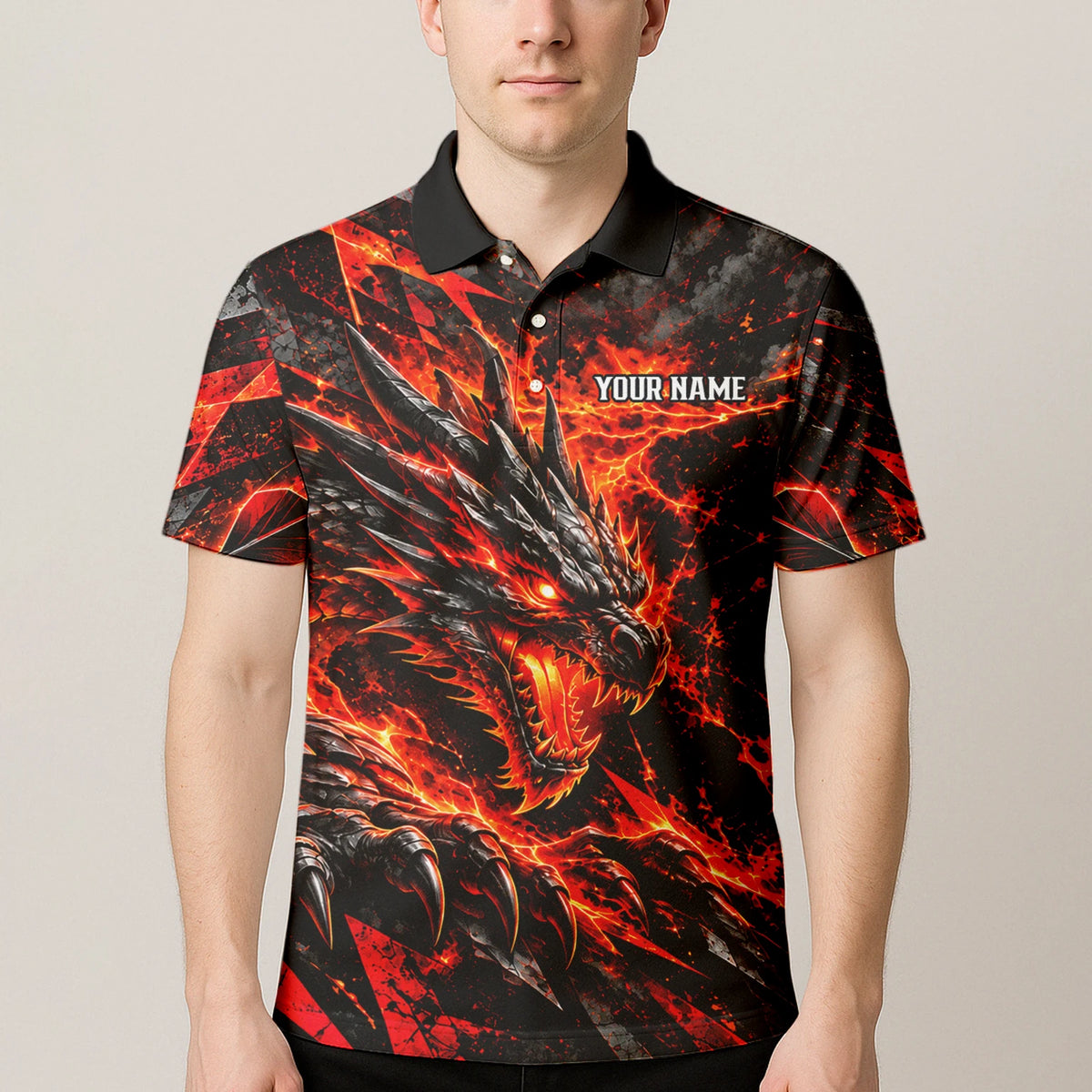 Personalisiertes Dartshirt mit schwarz-rotem Feuerdrachen und Dartscheibe für Herren B0683