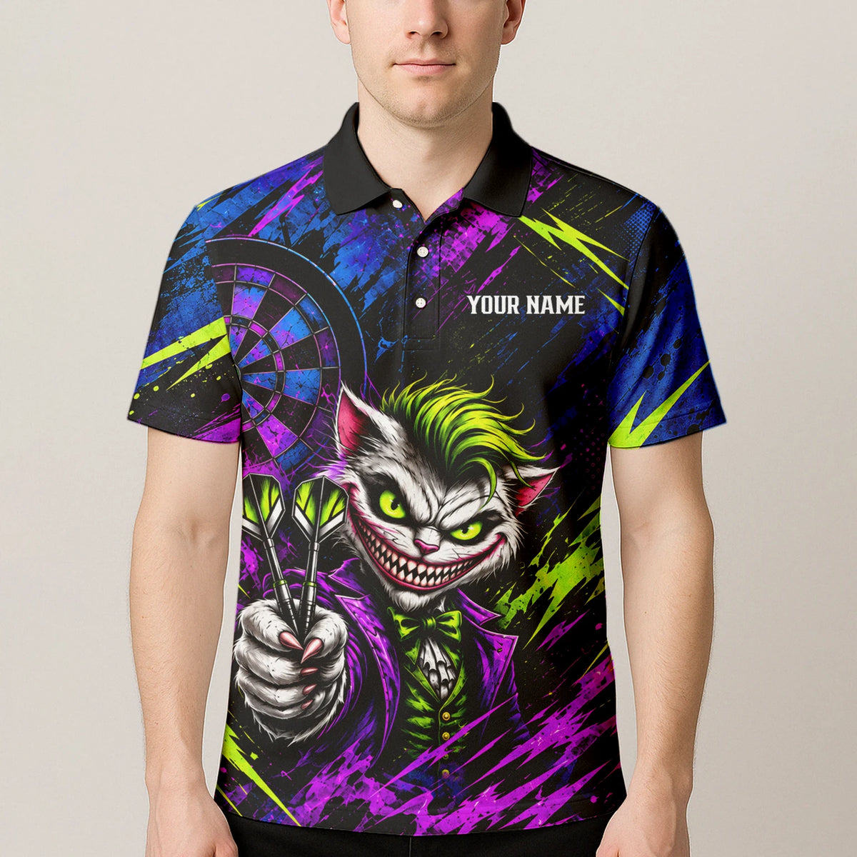 Personalisiertes Dartshirt in Schwarz, Grün und Lila mit grinsender Katze und Dartscheibe für Herren U0497