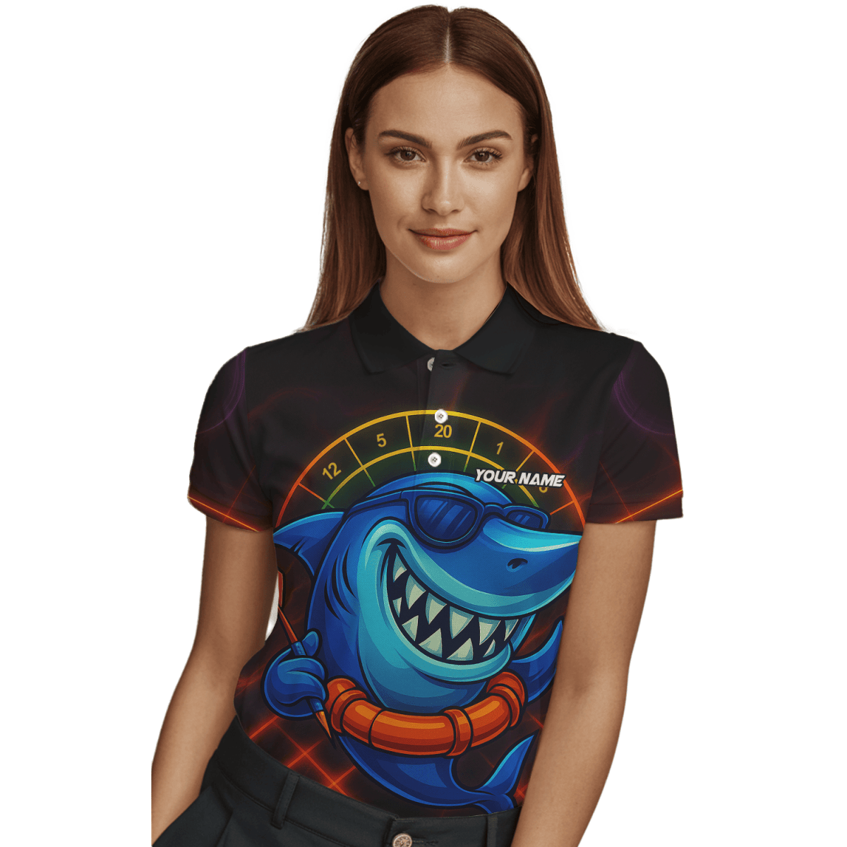 Personalisiertes Damen Dart Poloshirt mit grimmigem Maskottchen - Motiv G3683 - Outfitsuche