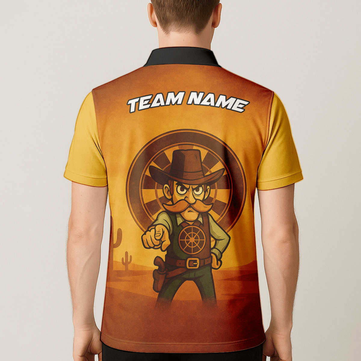 Personalisiertes Dart Polo - Shirt Herren Western Cowboy - Wunschname & Team - Braun Gelb Z4073 - Outfitsuche