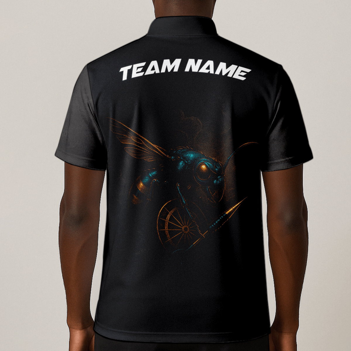 Personalisiertes Dart Polohemd Herren - Schwarze Wespe Design - Mit Name für Team L1818 - Outfitsuche