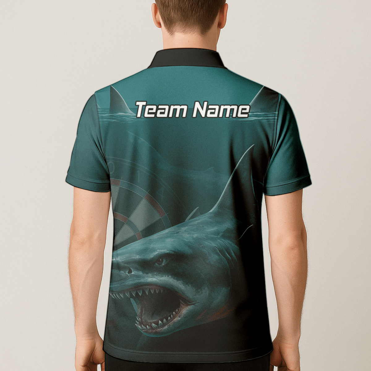 Personalisiertes Dart - Polohemd Herren – Weißer Hai Design, Petrol - Schwarz, mit Wunsch - Teamname T7018 - Outfitsuche