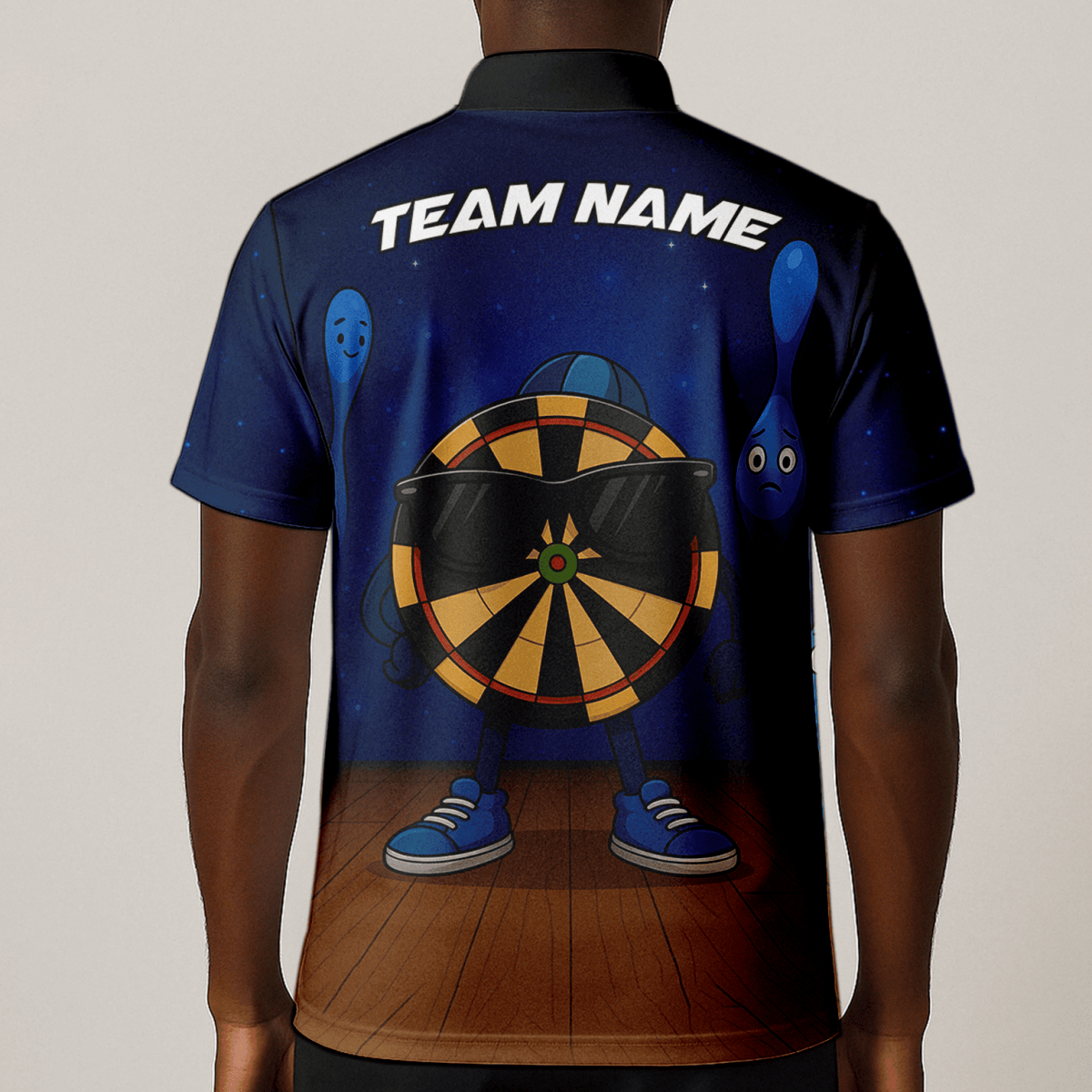 Personalisiertes Herren Darts Poloshirt mit Pinkem Totenkopf & Wunschname – Team Blau X1960 - Outfitsuche