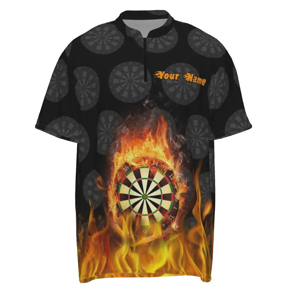 Personalisiertes Herren Polo-Shirt mit Feuerflammen-Schädel, individuell anpassbares gruseliges Dart-Shirt für Männer, coole Dart-Trikots R142 - Outfitsuche