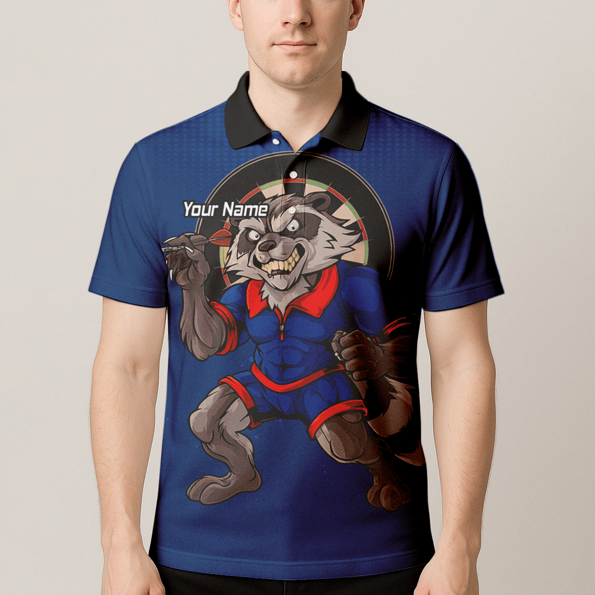 Personalisiertes Herren Poloshirt mit Wunschname – Waschbär Dart Team Shirt Blau Rot Y3391 - Outfitsuche