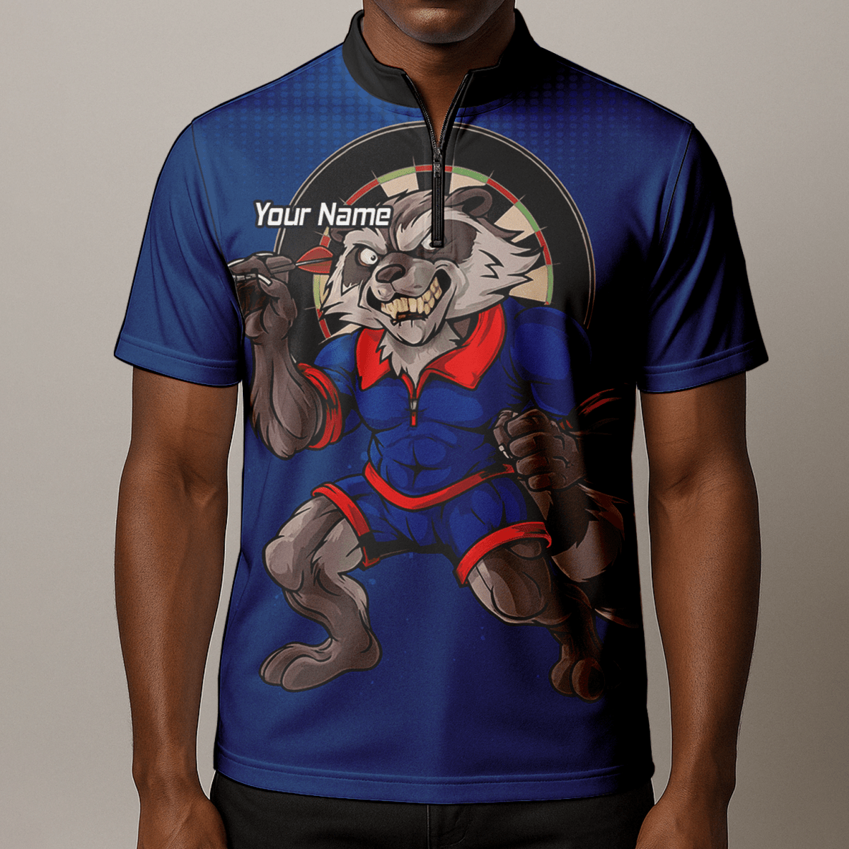 Personalisiertes Herren Poloshirt mit Wunschname – Waschbär Dart Team Shirt Blau Rot Y3391 - Outfitsuche